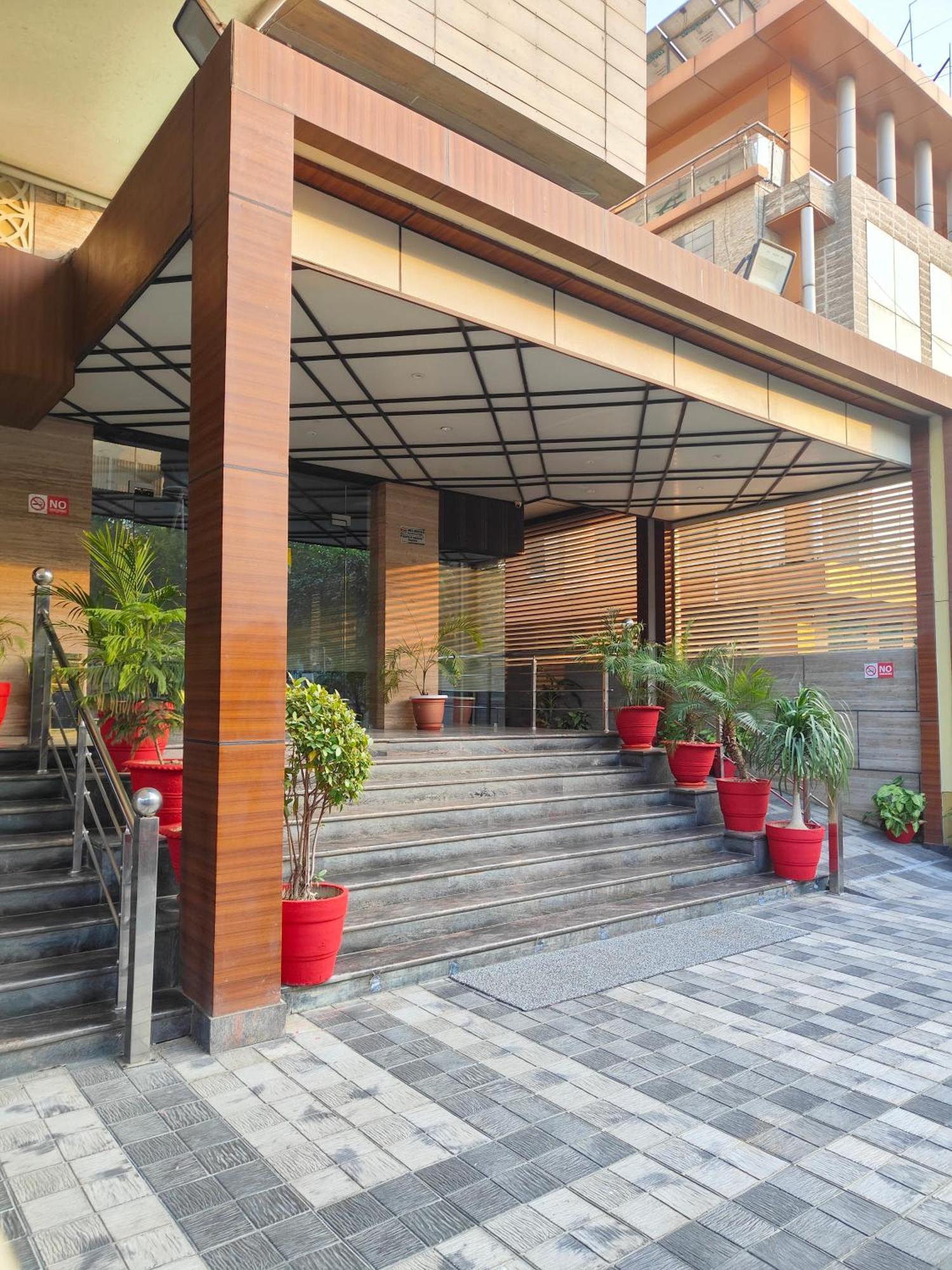 品尼高酒店-1589酒店 勒克瑙 外观 照片